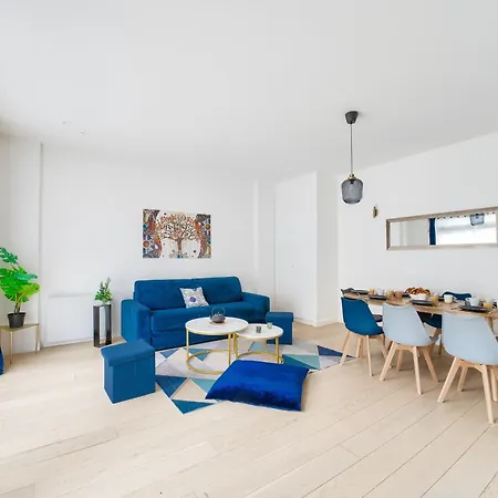 Stylish 3 Bdr & Garden Oasis On The Edge Of Paris