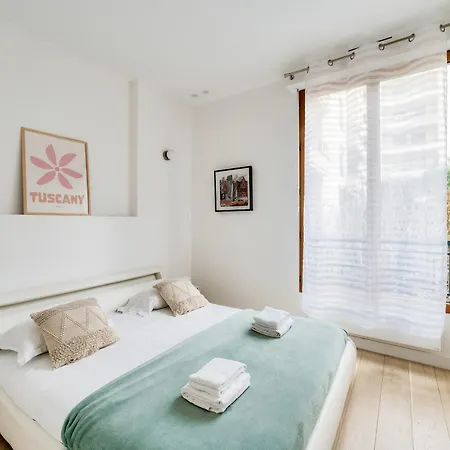 Apartment Stylish 3 Bdr & Garden Oasis On The Edge Of Paris *