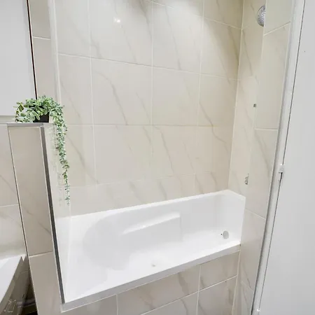 Apartment Stylish 3 Bdr & Garden Oasis On The Edge Of Paris Saint-Mande